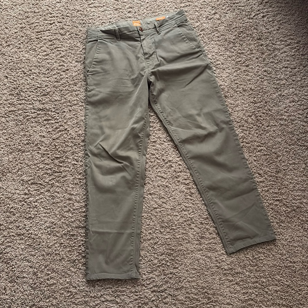 Boss Olive Green Chinos Tapered Fit